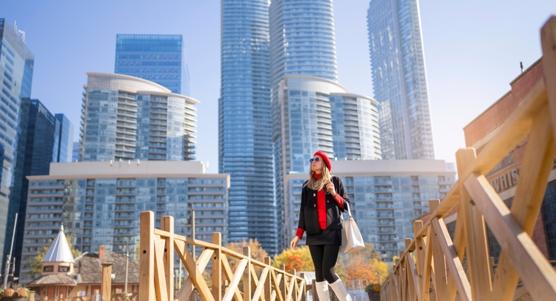 Why Toronto Fashion Apparel Businesses Need Customized Insurance 
